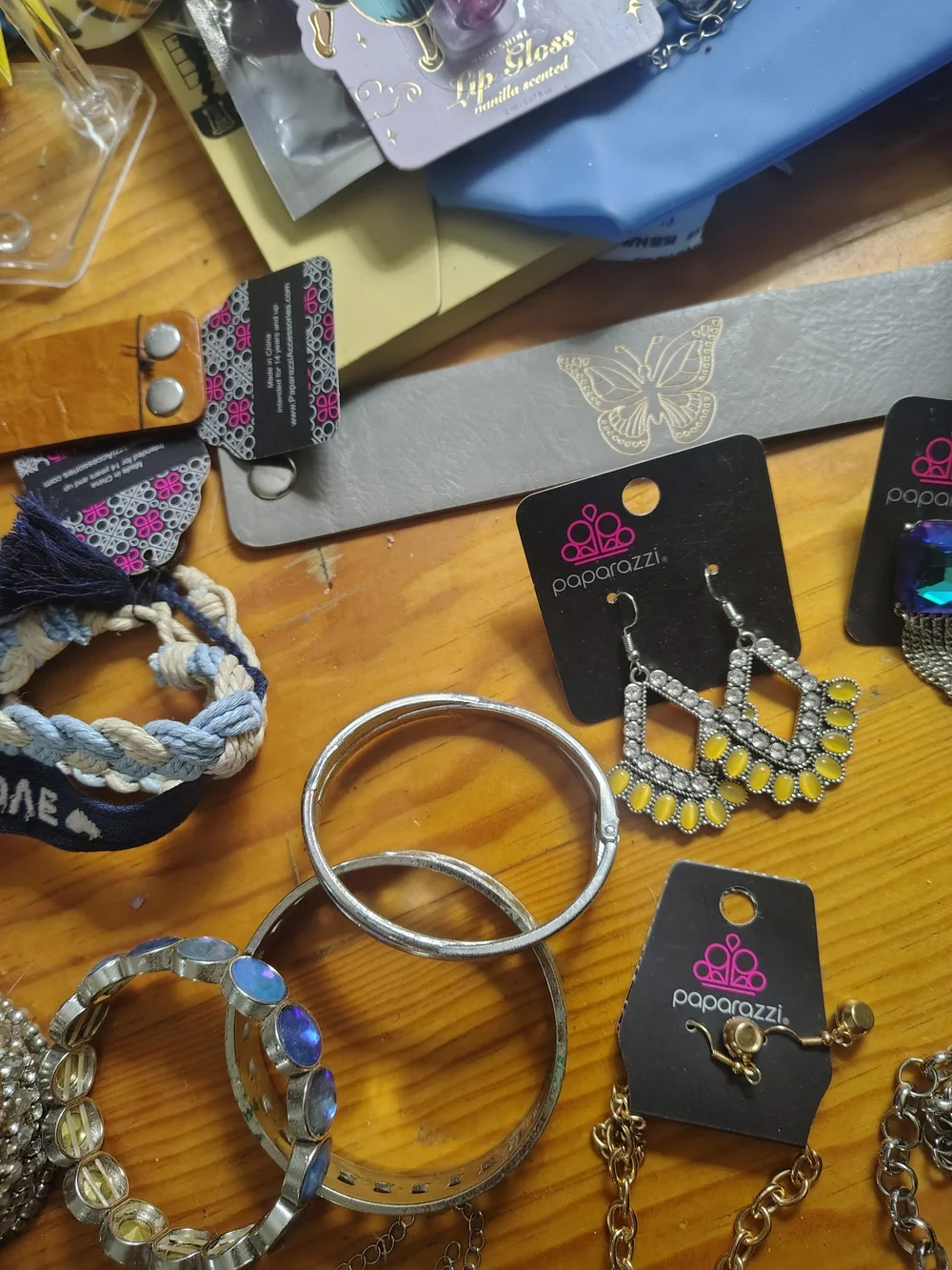 31 Mixed Pieces of New Paparazzi Jewelry
